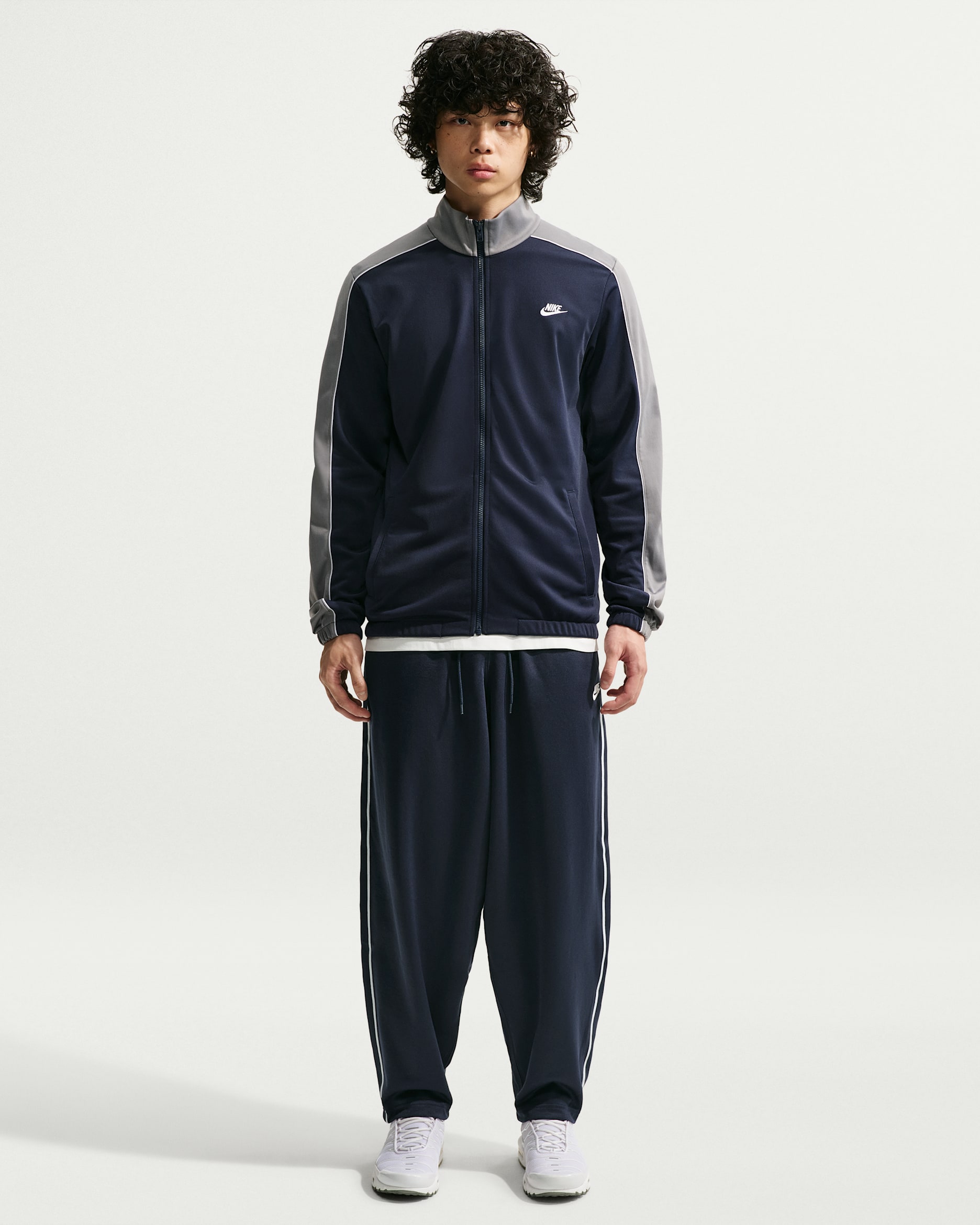 Nike Sportswear Club Men's Oversized Knit Track Pants. Nike.com